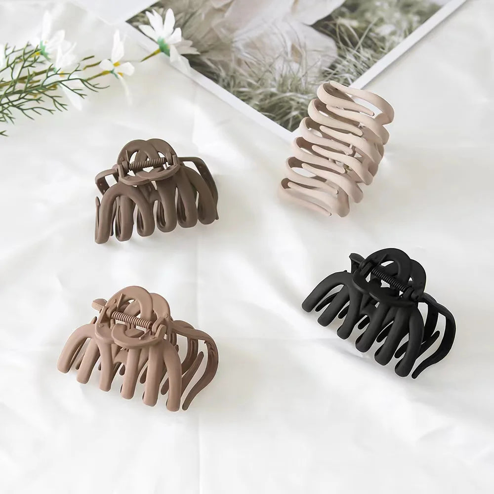2022 New Octopus-shaped Clip Korean Women Fashion Pop Plastic 9*5cm Hair Claw Clip Sweet Hollow-carved Design Girl Hair Claws
