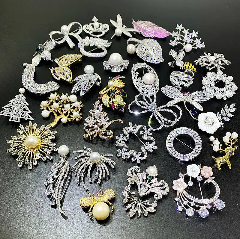 Hot Sale Exquisite Sparkling CZ Zirconia Flower Cute Insect Brooch Pin Luxury Micro Pave Zircon Mixed Designs Leaves Women Pin