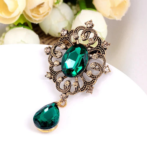 Cheap Retro Blink Accessories Mixed Color Acrylic Brooch Pin Luxury Rhinestone Brooches Clothes Fashion Decoration