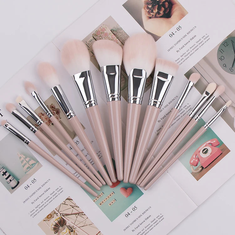 Stock Low MOQ Custom Logo Pink Professional 14 Pcs Wooden Full Makeup Brushes Set No Label Travel Yiwu Bag Case