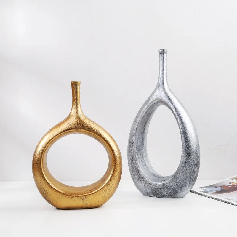 Contemporary Scandinavian Gold Silver Ceramic Tabletop Vase Luxury Handicraft Ornament for TV Cabinet Home Decor Made From Clay