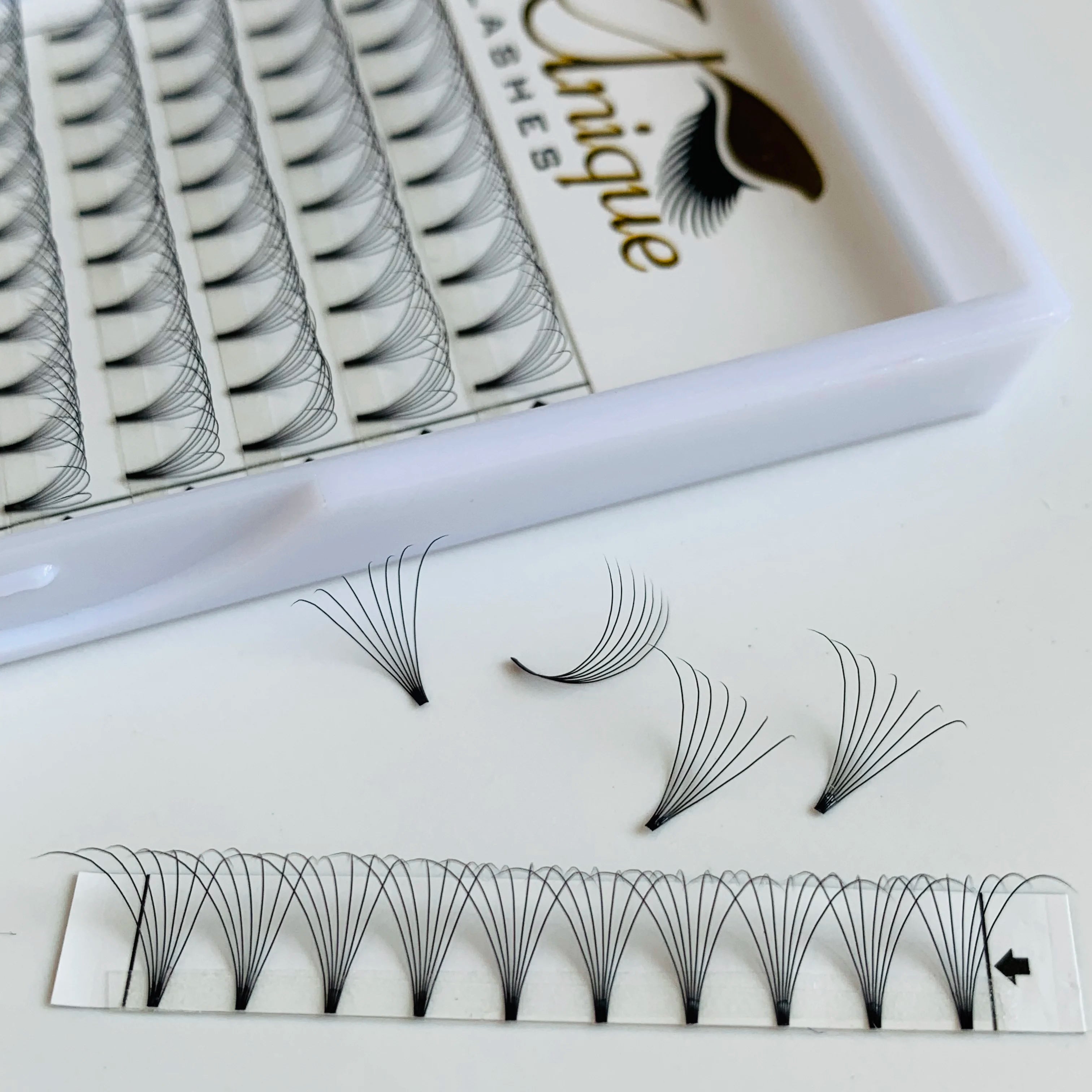 Private Label Short Stem Premade Wide Fans 7D 8D 9D 10D Russian Volume Eyelashes 0.05D