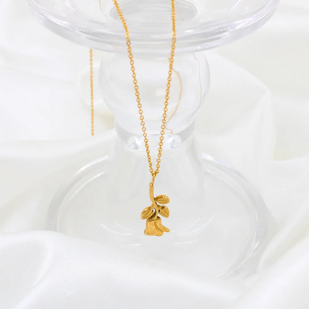 Vintage Style 18K Gilded Stainless Steel Non-fading Jewelry Rose Pendant Necklace Earring Set