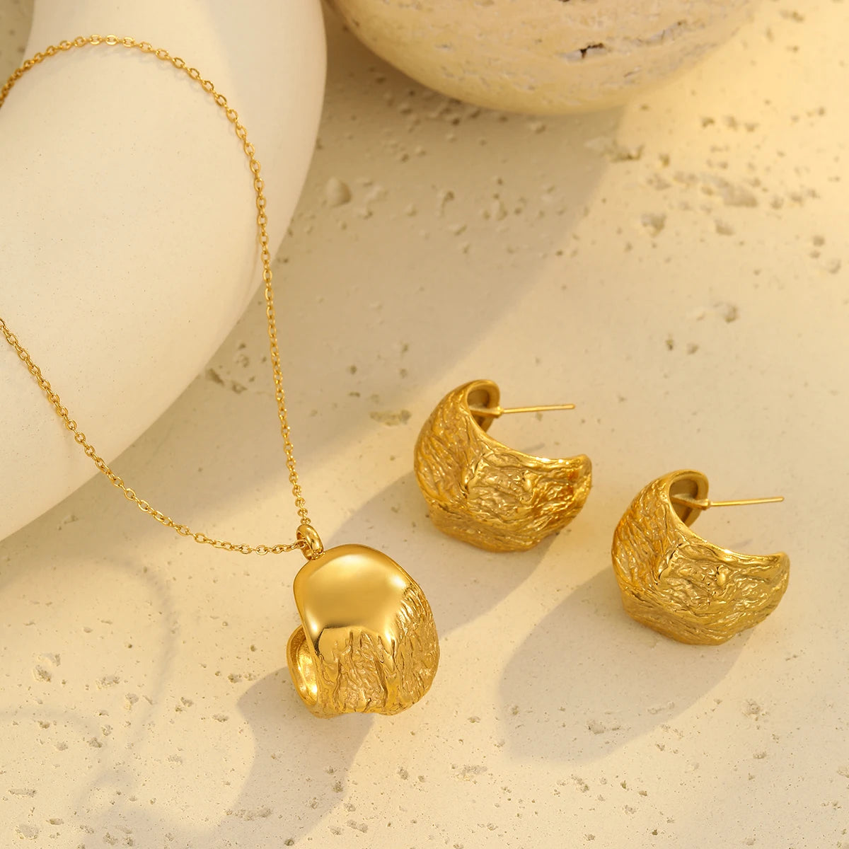 2026 Elegant Brushed Texture Stainless Steel Jewelry Set 18k Gold Plated CC Shaped Stud Earrings Charm Pendant Necklace