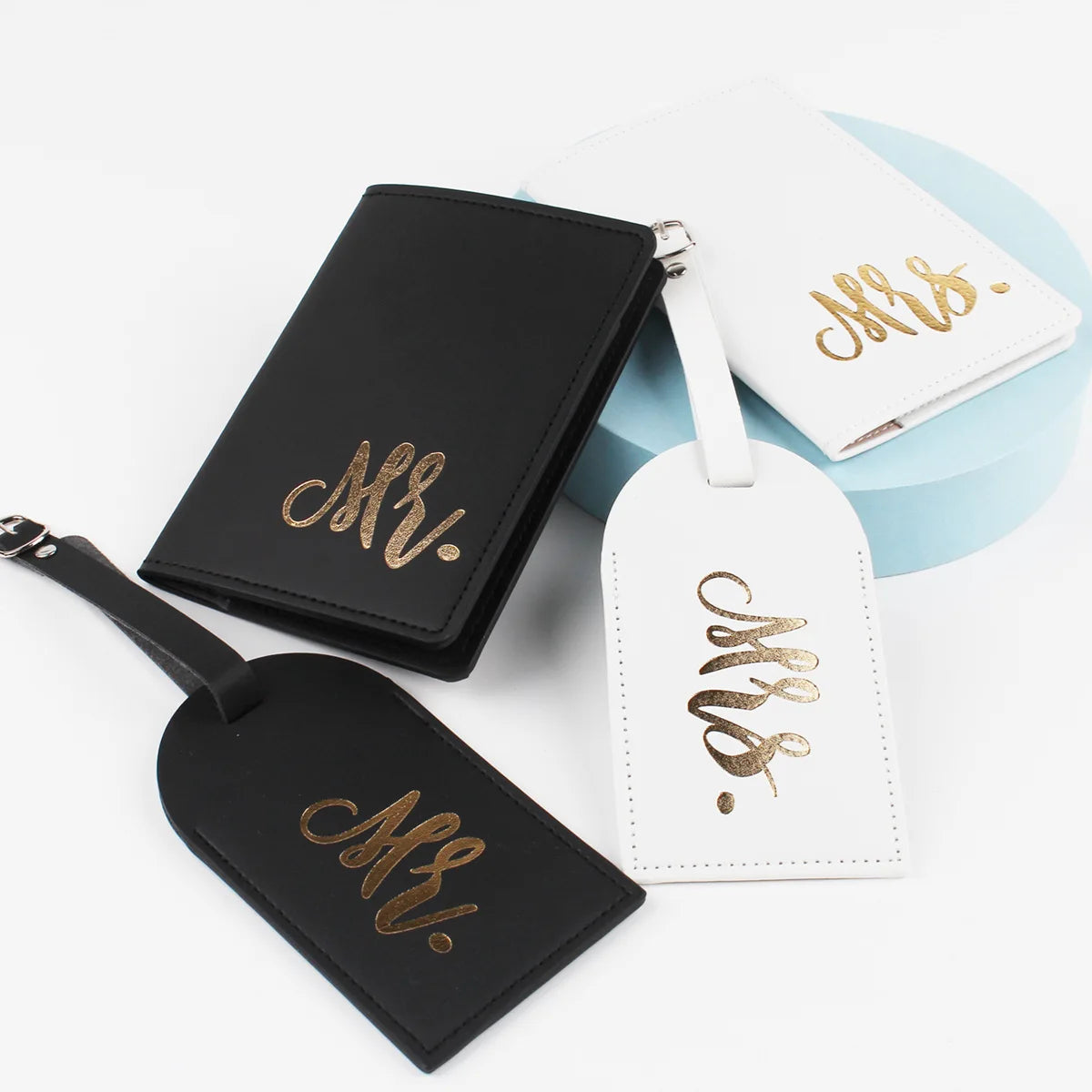 Wholesale Wedding Favor Gift Passport Holder and Luggage Tag Set Slim PU Leather Mr.and Mrs. Passport Cover Luggage Tag Set
