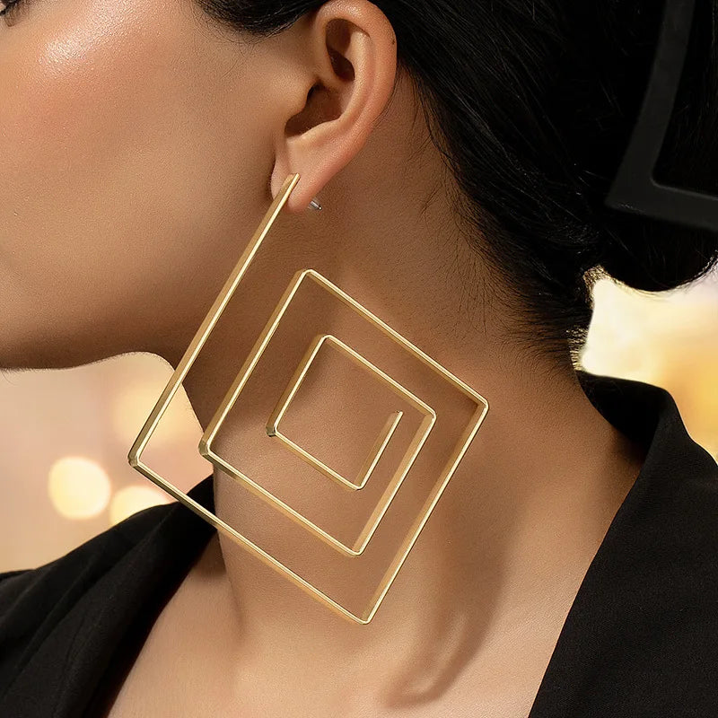 Hot Selling New Alloy Twisted Spiral Geometric Quadrilateral Earrings Niche Design Fashion Mosquito Coil Earrings for Women