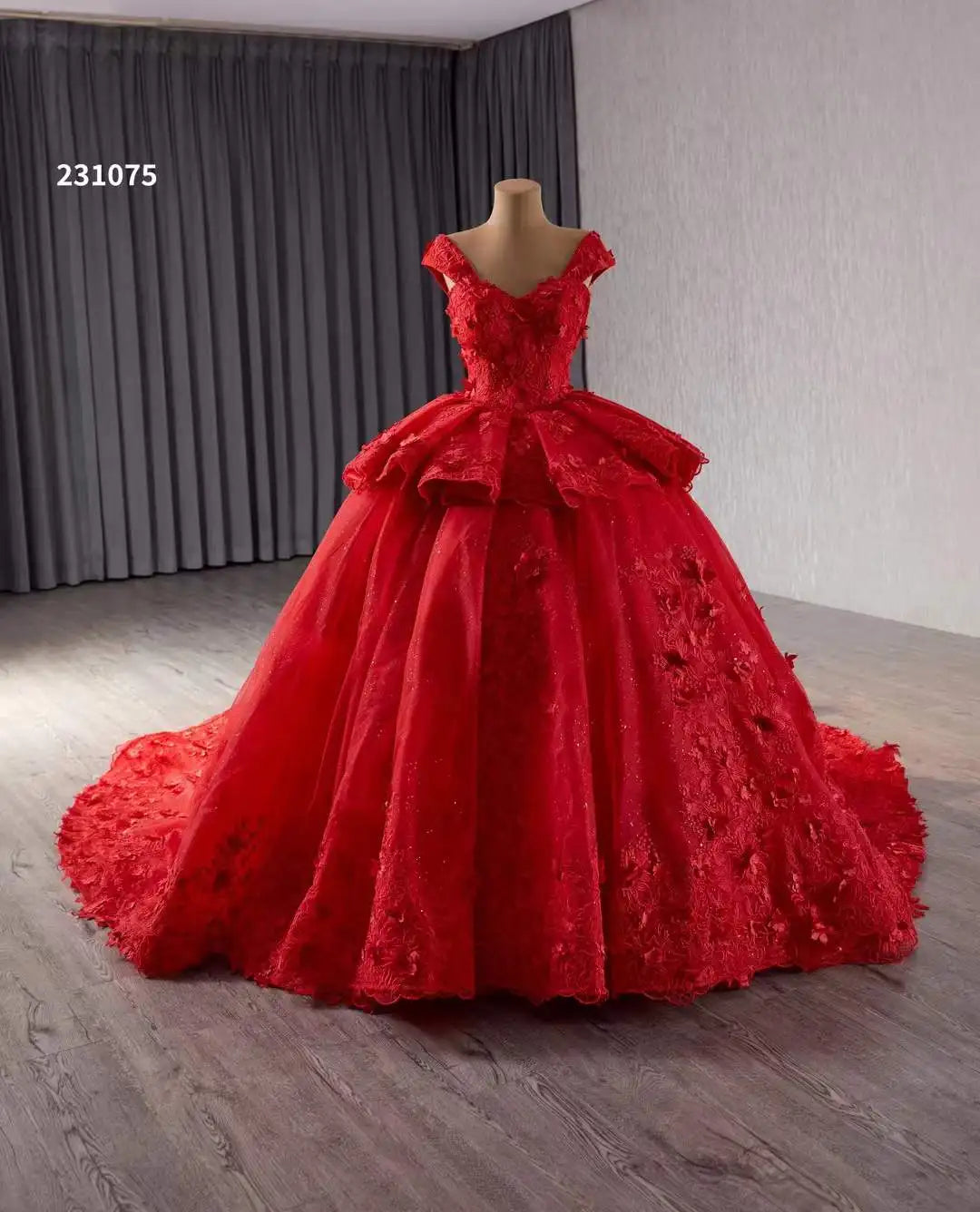 QUEENSGOWN Red Off-shoulder Ruffles Quinceanera Ball Dresses Gorgeous 3D Embroidery Lace Sweetheart Evening Banquect Ball Gown