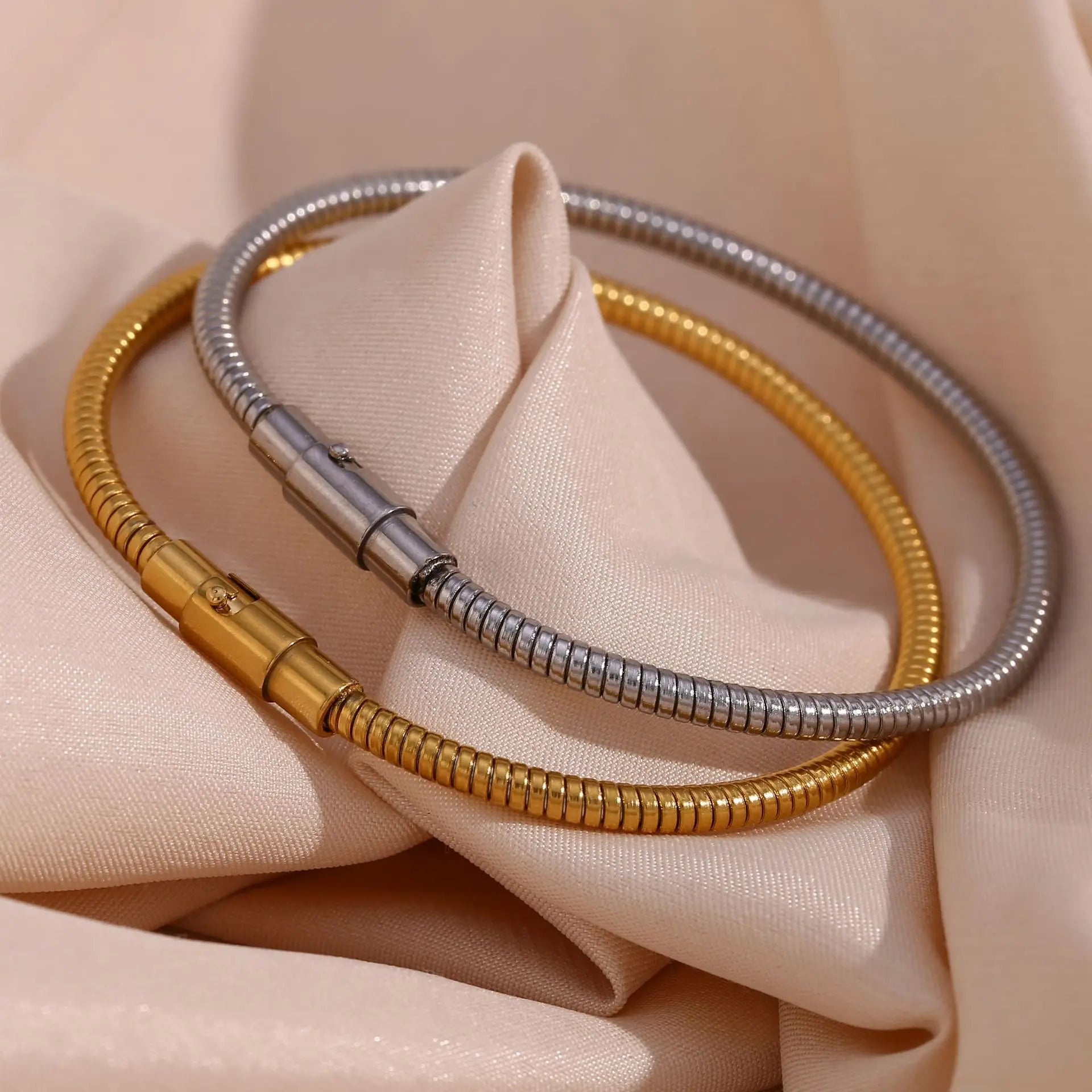 Premium Women's Snake Chain Bracelet with Gold Plated Stainless Steel Wire Custom Jewelry Fasteners Elegant Bangles