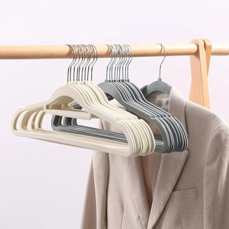 Hot Sale Online Plastic Clothes Hanger Premium Heavy-Duty Non-Slip Velvet Hangers Coat Suit Shirt Pajamas Plastic Velvet Hangers