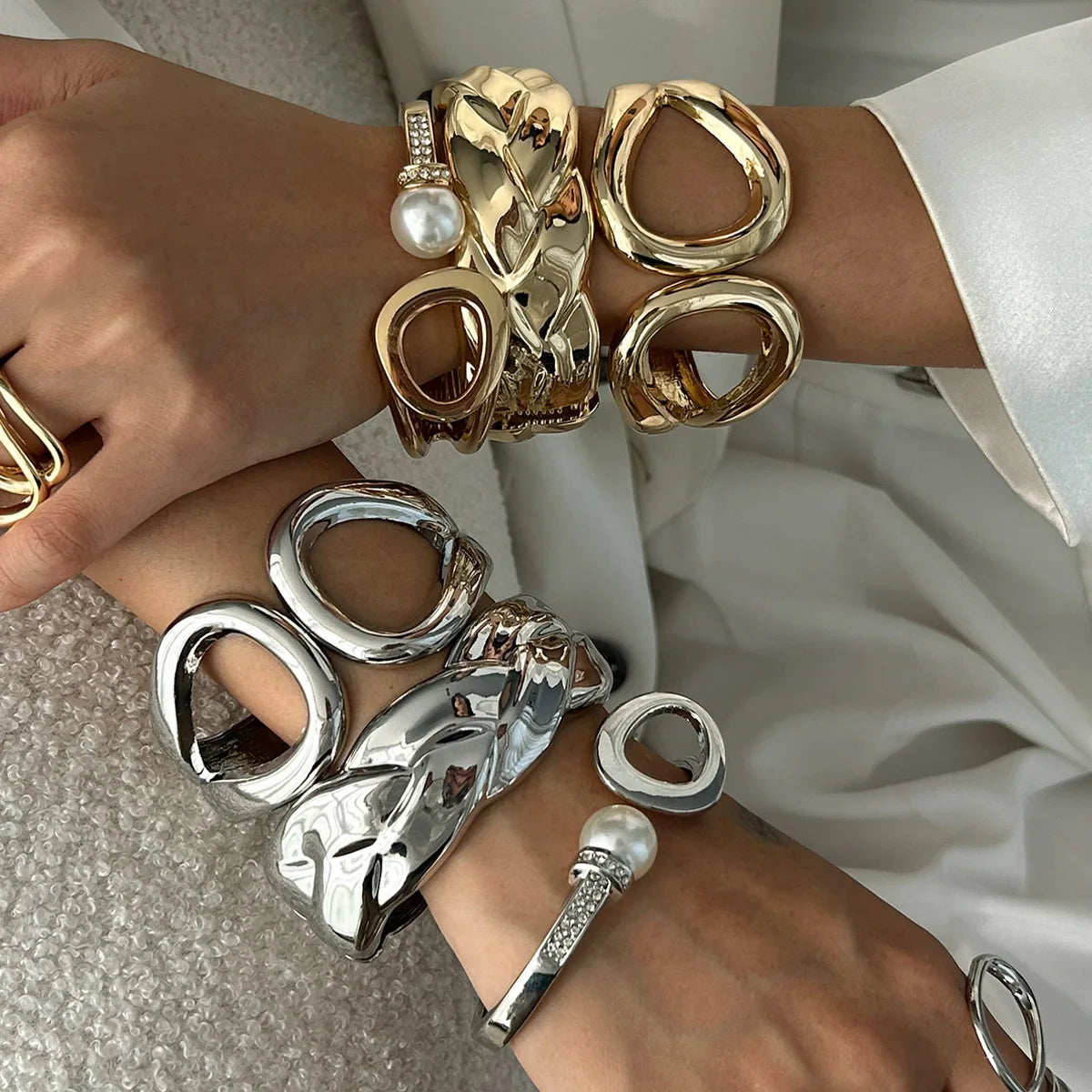 Fashion Exaggerated Smooth Leaf Bracelet Personality Irregular Stripe Cuff Chunky Bangle for Women