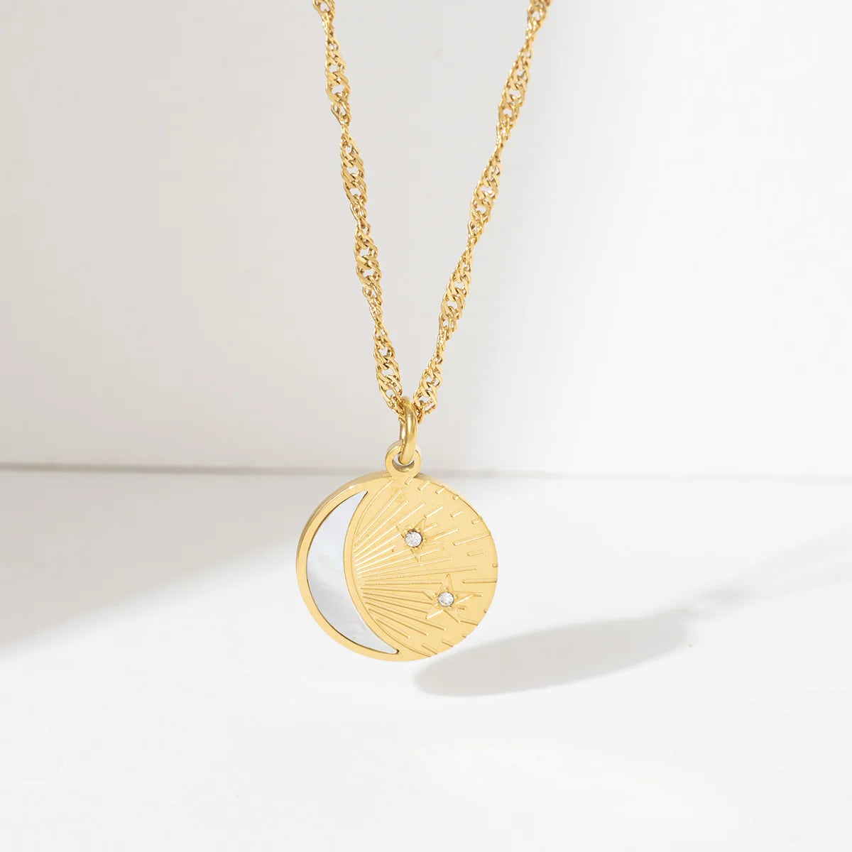 Elegant Women INS Stainless Steel Fashionable Retro Pendant Vacuum Plated 18K Gold Moon Star Necklace with Zircon