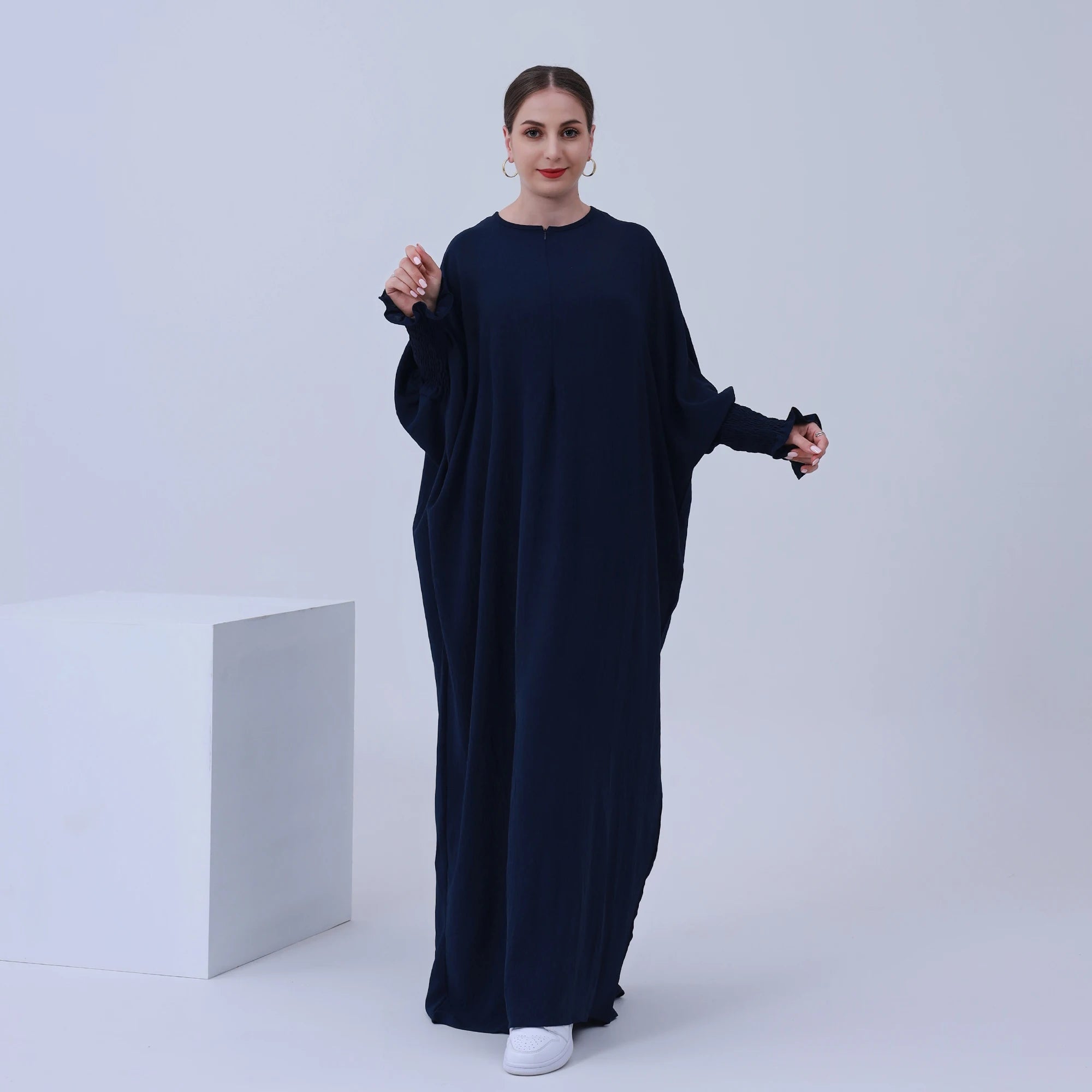 2023 Loriya Modest Abaya With Floral Cuff Long Sleeve Dress Abaya Women Muslim Dress Traditional Muslim Clothing Abaya Wholesale