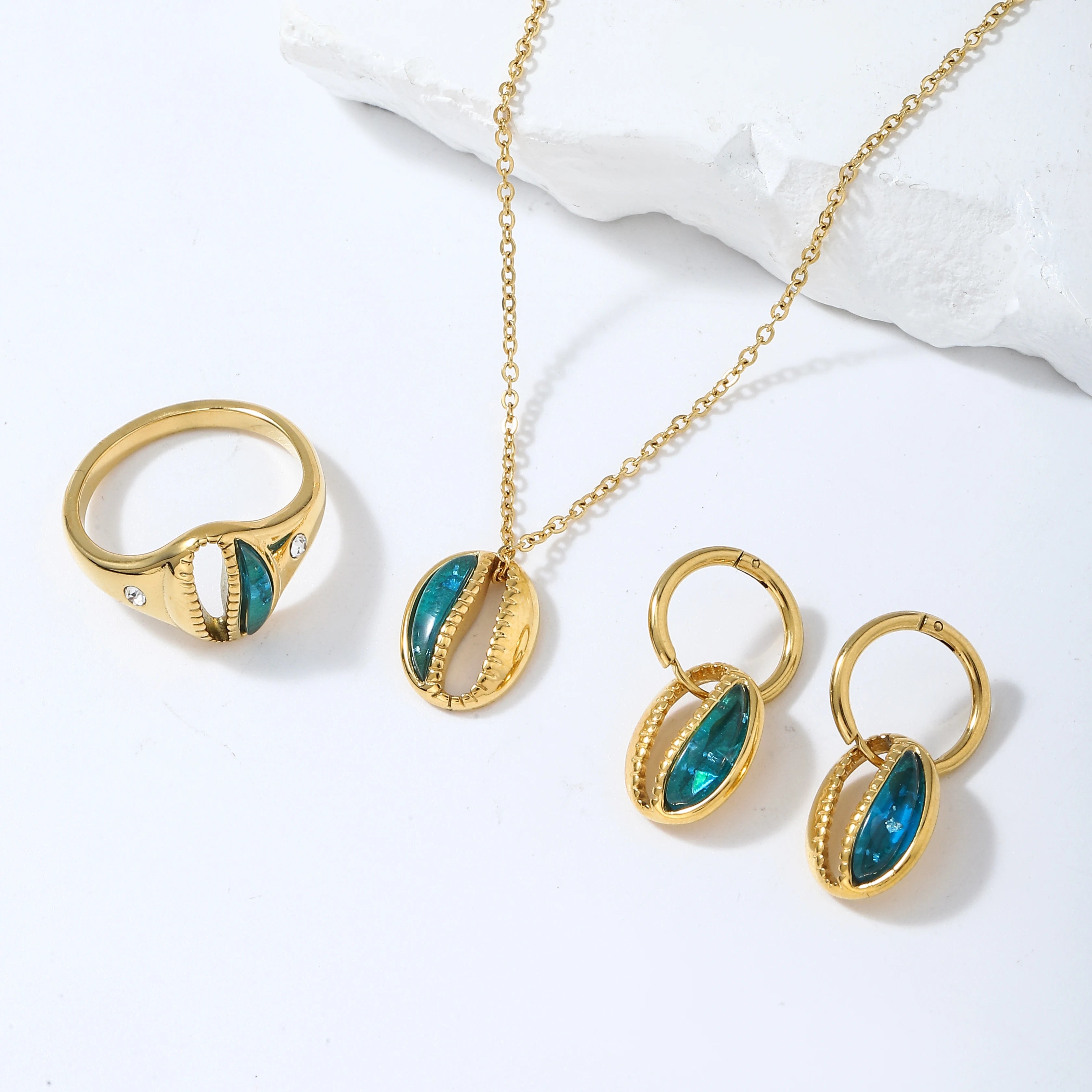 Custom New Stainless Steel Shell Fashion Ring Earring Necklace Inlaid Resin Stylish Gold Charms Chic Jewelry Set Women