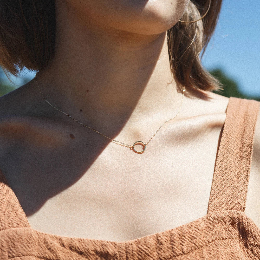 EManco High Polish 14k Gold Plated Classic Link Chain Pendant Circle Necklace for Women Stainless Steel Jewelry