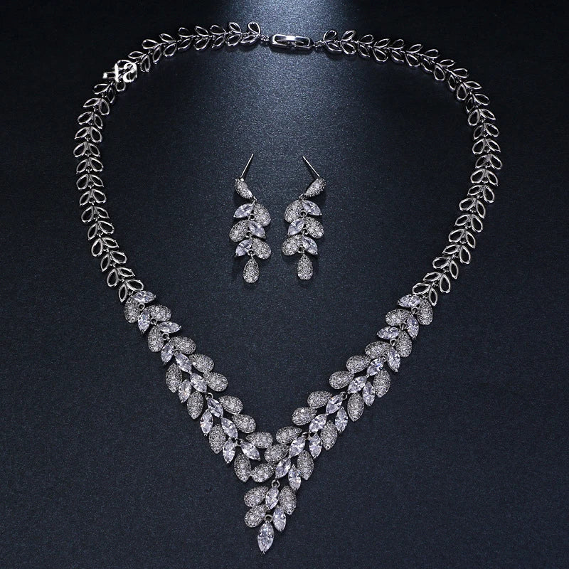 2022 New Fashion Simple Earring Necklace Zircon Bridal Jewelry Set Temperament Leaf Jewelry Sets for Women