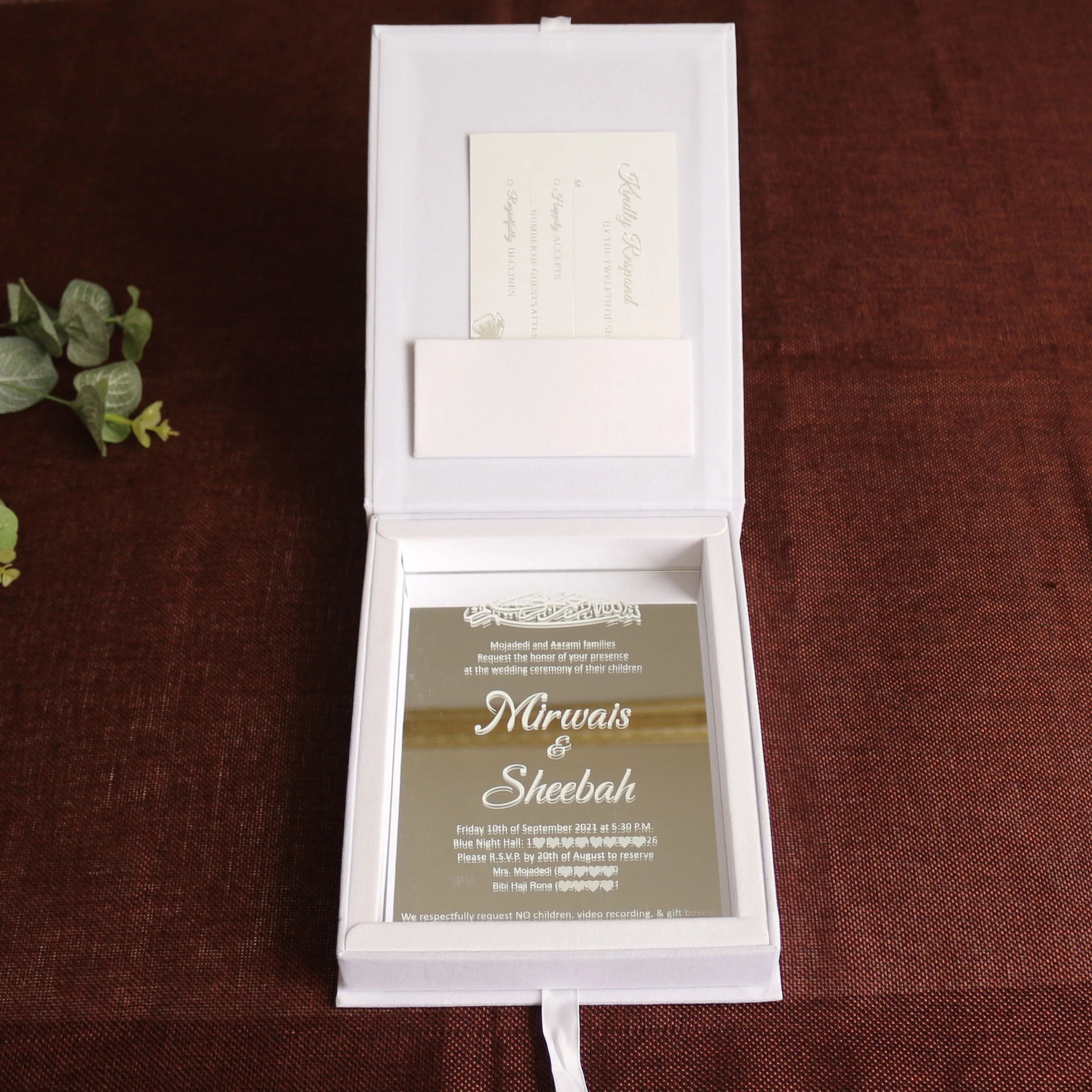 Luxury Silver Mirror Acrylic Card Handmade White Velvet Hardcover Wedding Card Invitation Box With Ribbon