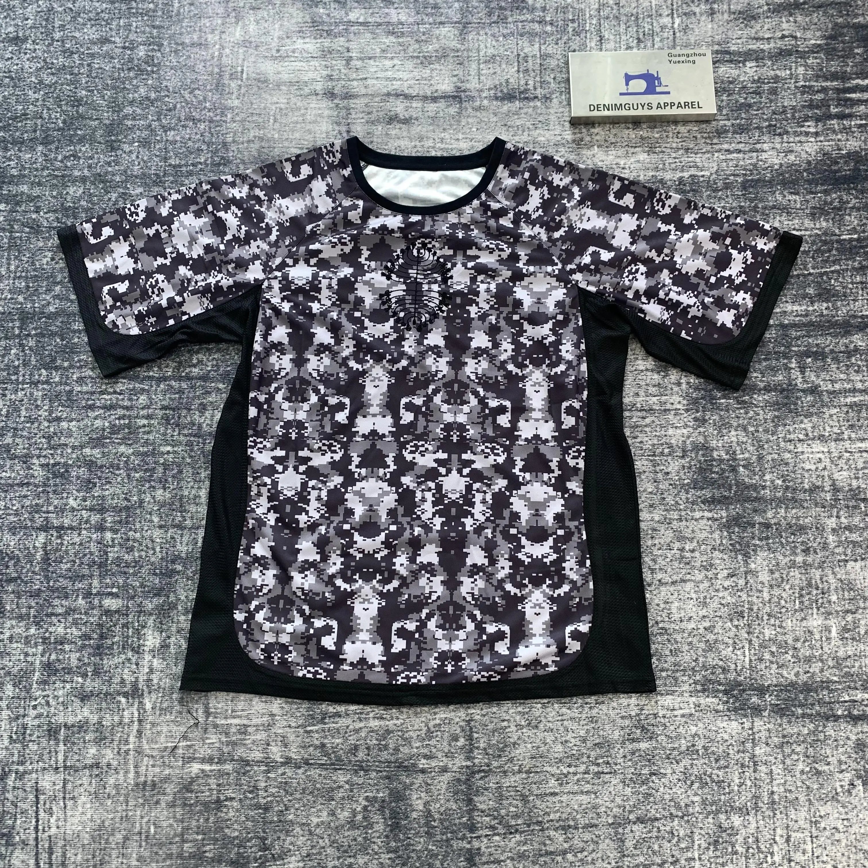DENIMGUYS Custom Camouflage Print Men's Baggy Embroidery Mesh TShirt Jogger Sports Breathability Tshirts for Men