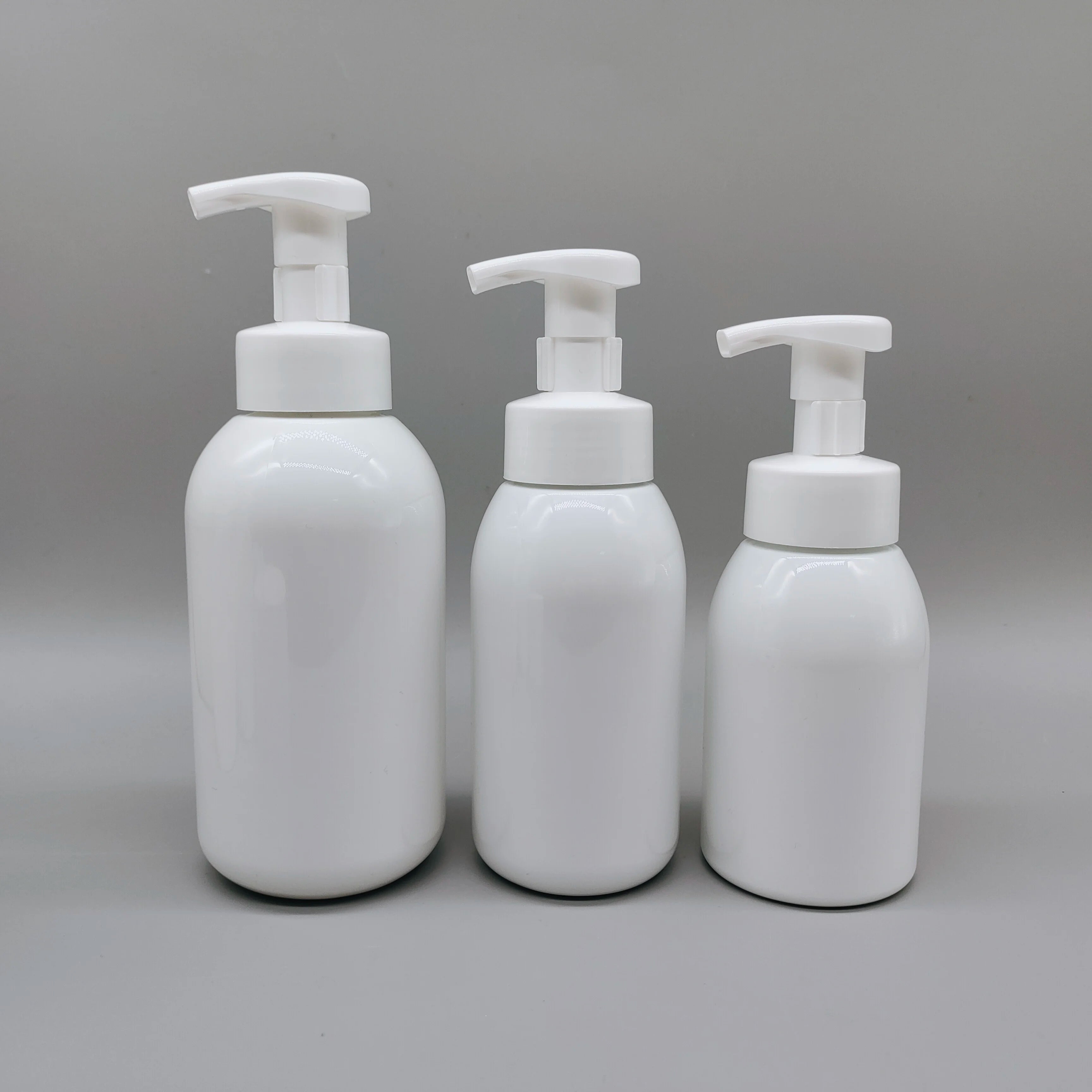 200ml 300ml 500ml Empty Bubble Foam PET Plastic Bottles with Foam Pump and Screen Printing for Liquid Soap Packaging