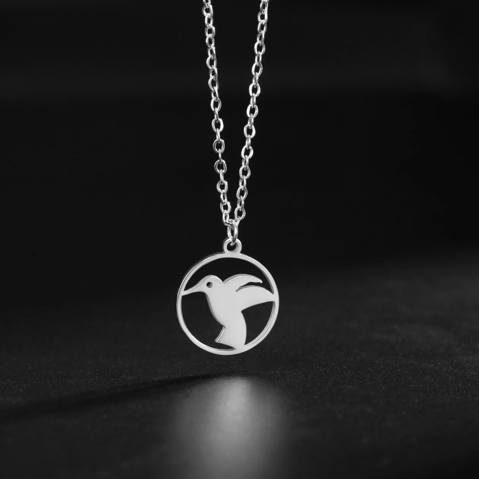Fashion Stainless Steel Small Animal Charm Necklace 18k Gold Plated Jewelry Necklace for Women Simple Bird Pendant Jewelry Gifts