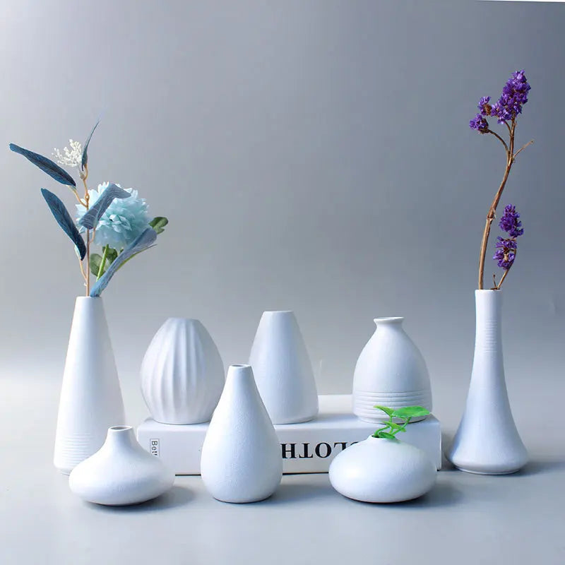 Hot Sale Japanese Ikebana Vase Modern Tabletop Decoration Small Flower Vase Black Ceramic Matte Vases for Home Decor