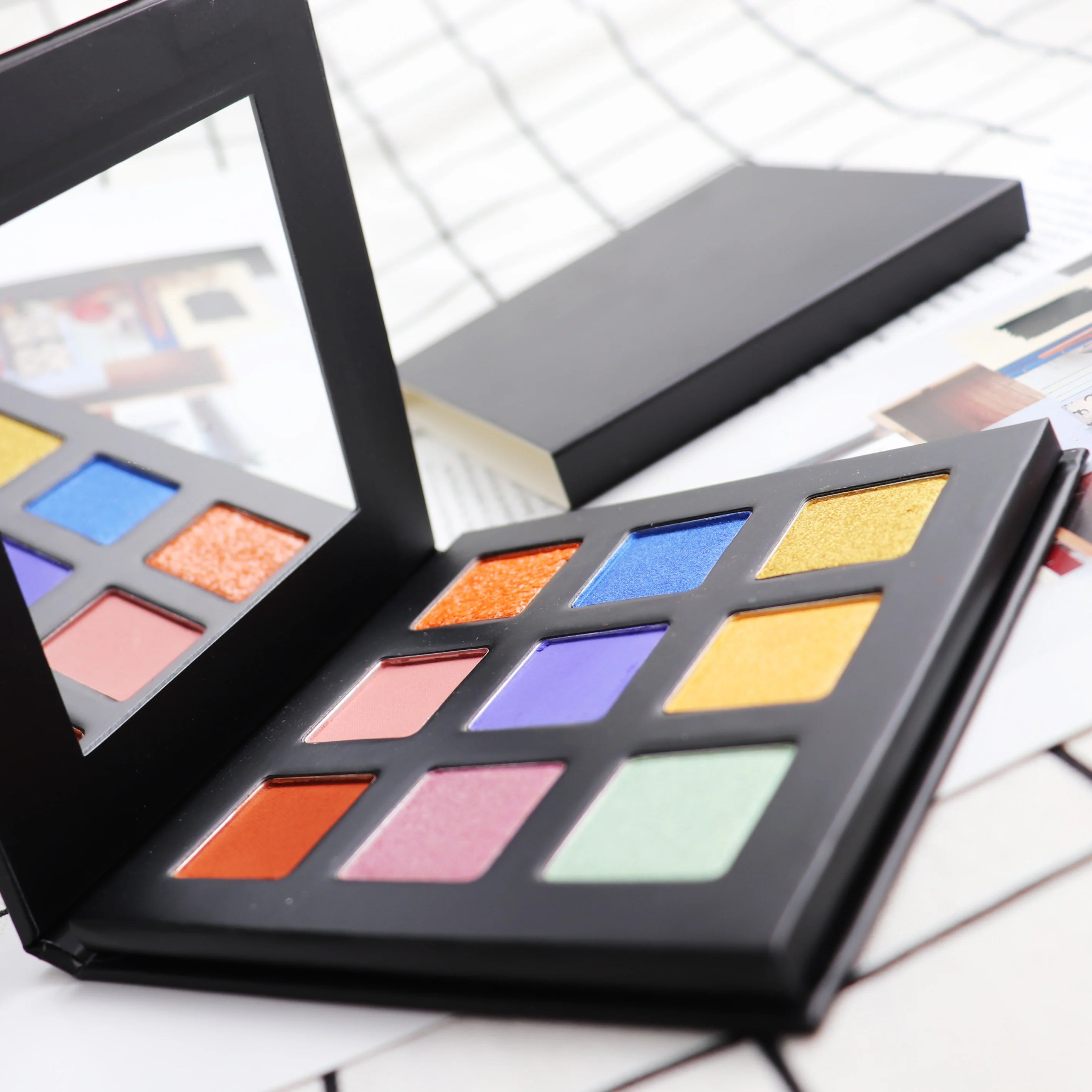 Custom Size 9-Color Glitter Palette Wholesale Matte & Waterproof Eyeshadow Pallet for Eye Makeup with Shimmer Finish