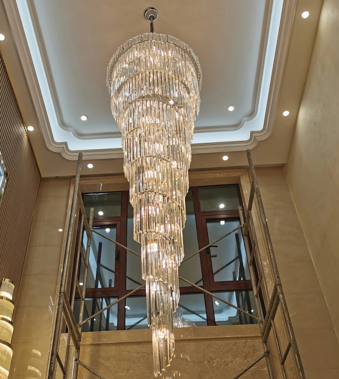 Luxury Modern Hotel Lobby Decoration Rotating Long Pendant Light Classic Living Room Stairs Golden Hanging Crystal Chandeliers