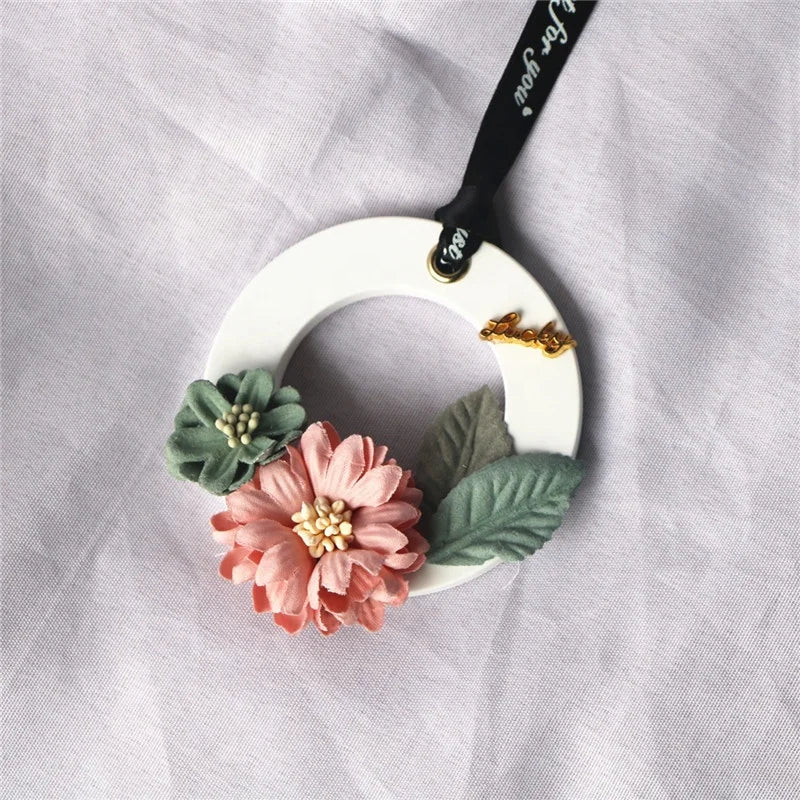 Round Ring White Scented Hanging Car Wardrobe Air Freshener Ceramic Aroma Porcelain Flower Essential Oil Fragrance Diffuser