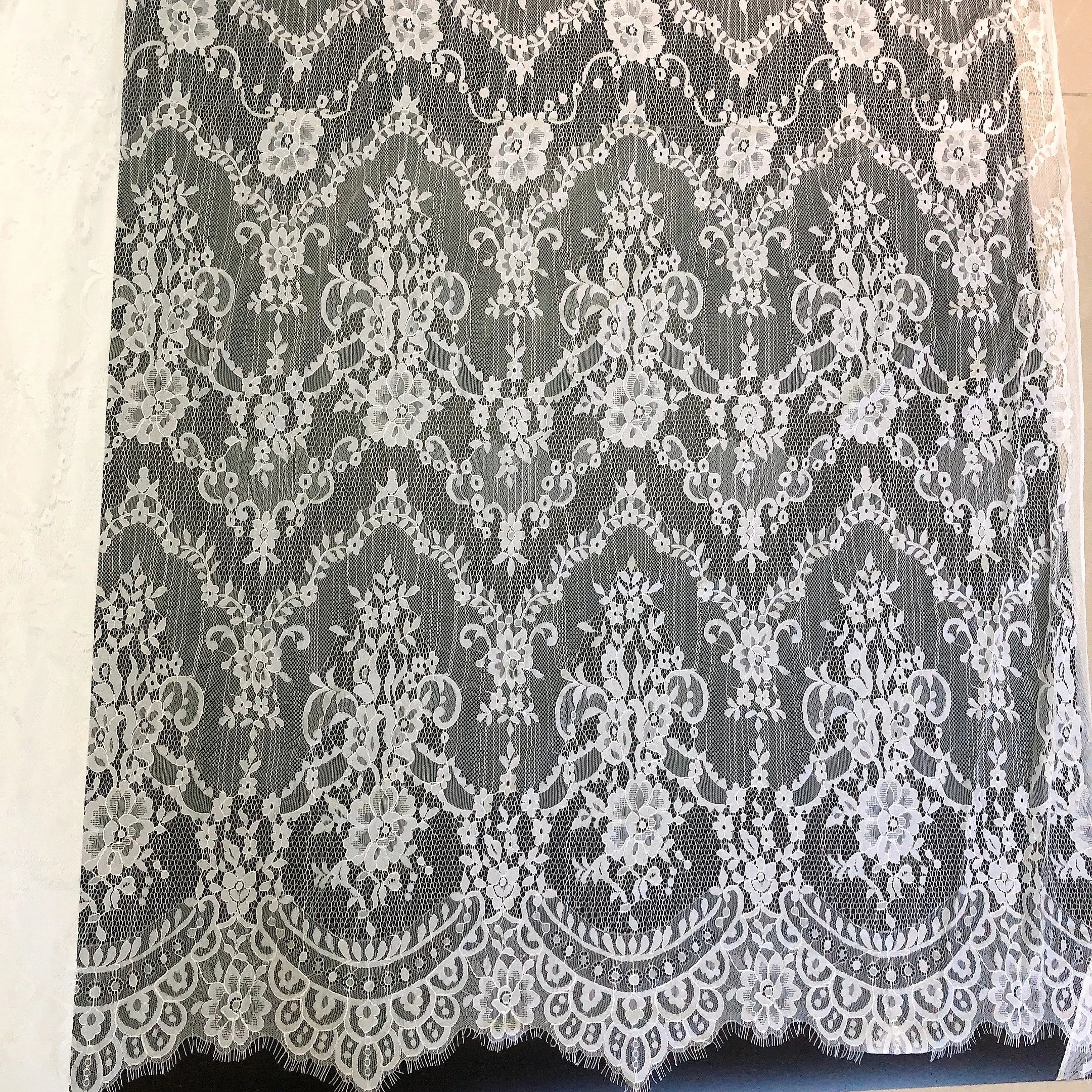 Good Quality White Soft Chantilly Lace Fabric for Club Dress LT20799