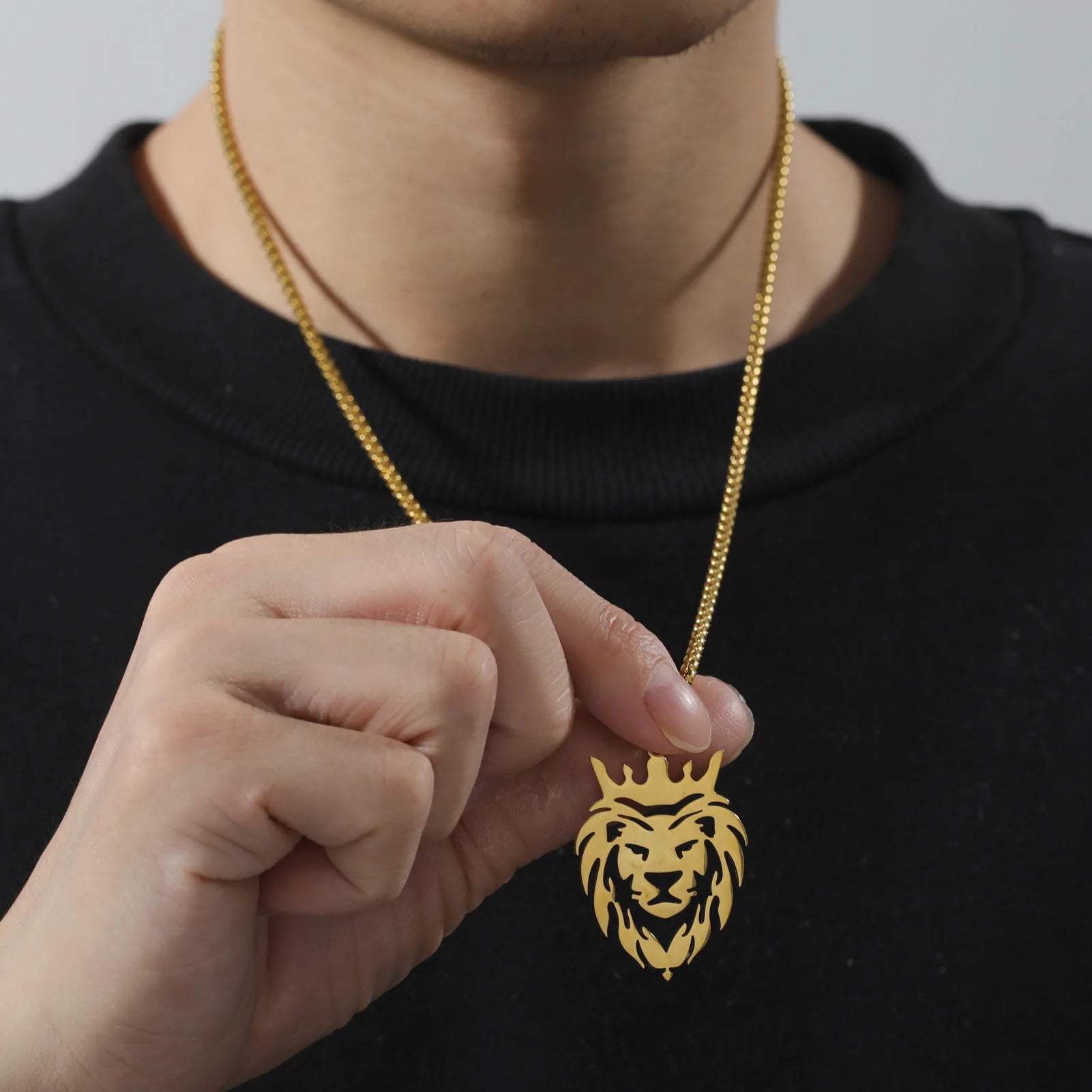 2022 New Cute Hollow Africa Face Animal Pendant Lion Necklace for Men Gift