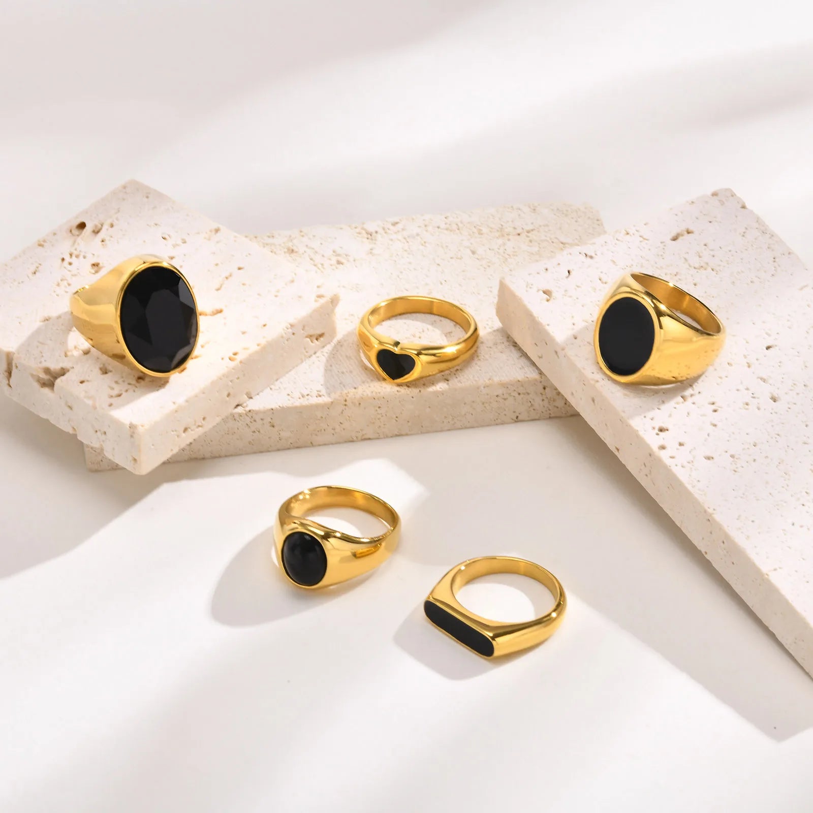 Minimalist Non Tarnish Jewelry 18k Gold Plated Black Shell Ring Stainless Steel Heart Rings for Women