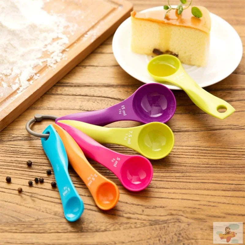 New Arrival BPA-Free Silicone Scale Multi-Color Plastic Shot Handle Measuring Cups and Spoons Set Baking Tools