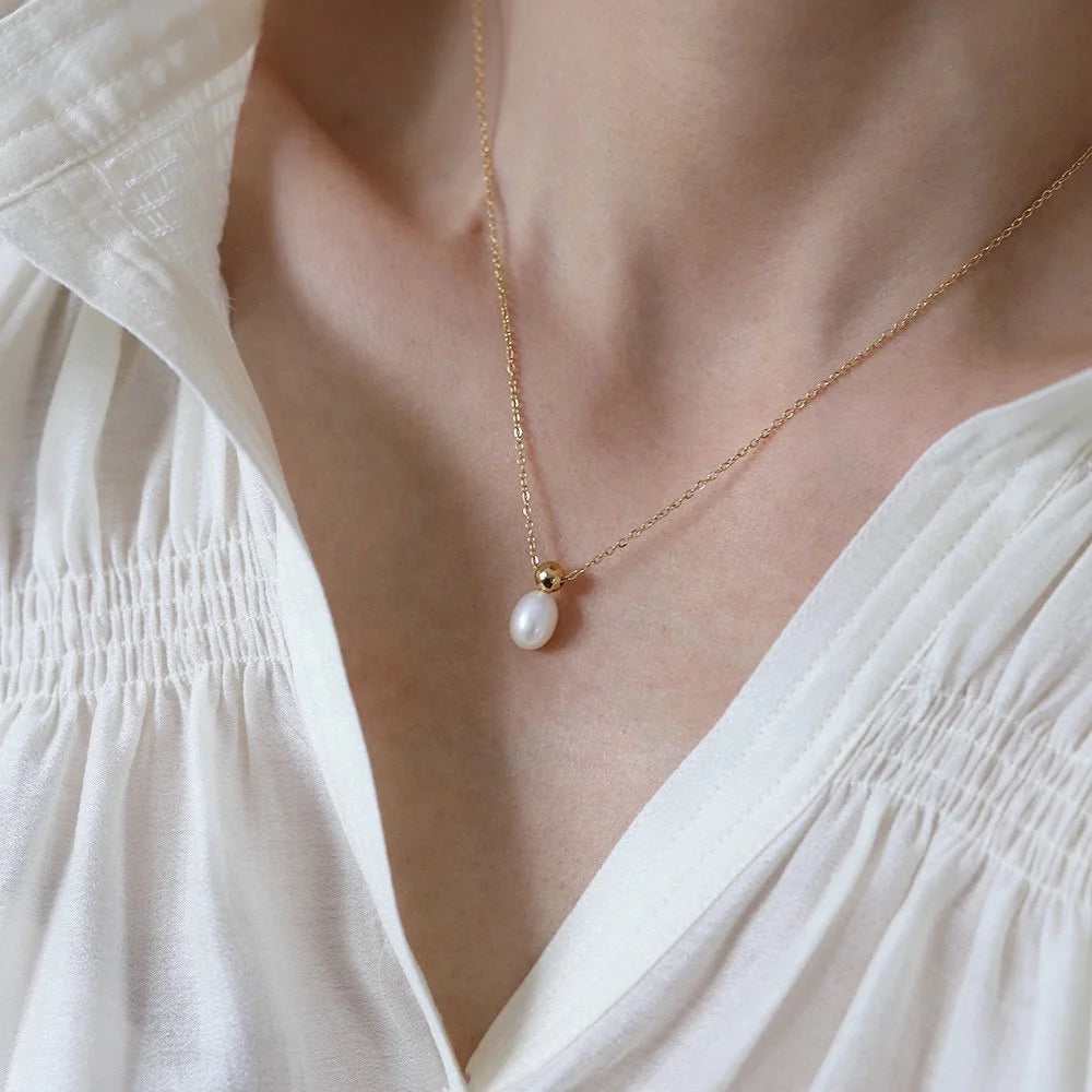 S925 Sterling Silver Simple Natural Freshwater Pearl Necklace with Stylish Perfume Bottle Pendant Geometric Link Chain