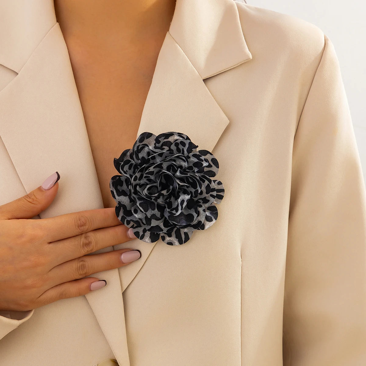 Fashion Handmade Cloth Ribbon Fabric Big Leopard Print Flower Brooch for Women Elegant Lady Party Wear Other Jewelry Accessories
