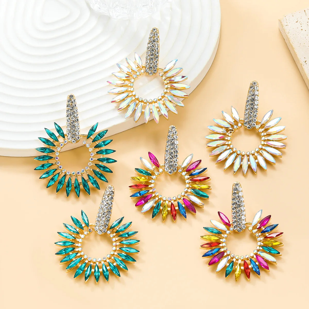 2024 New Arrival Fashion Jewelry Colorful Diamond Earrings Sunflower Earrings for Women Exaggerate Full Diamond Flower Earrings