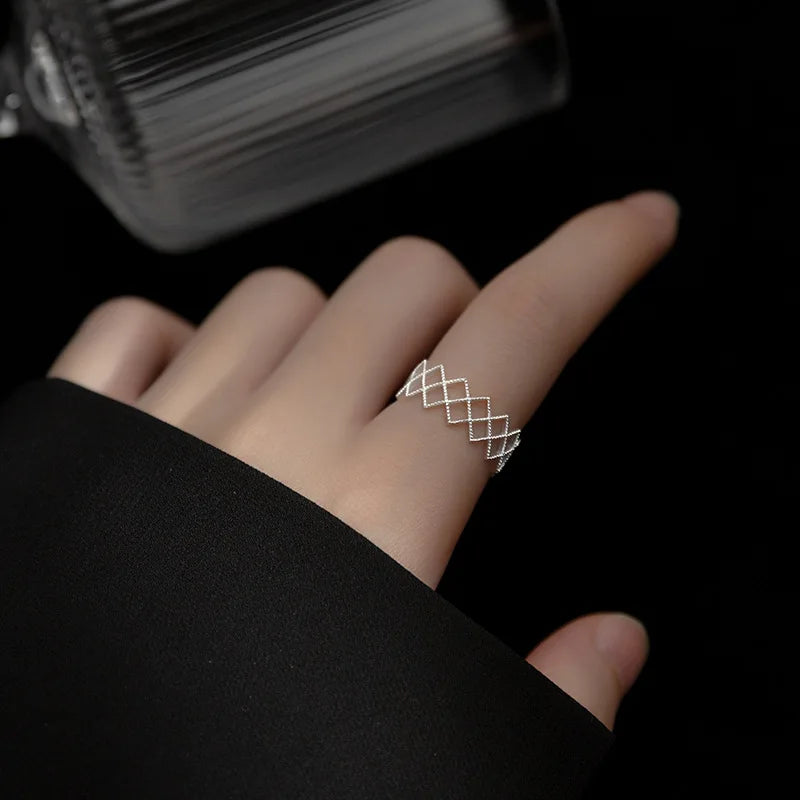 New Cute Design 925 Sterling Silver Elegant Hollow Geometric S925 Finger Ring Jewelry for Women J5162