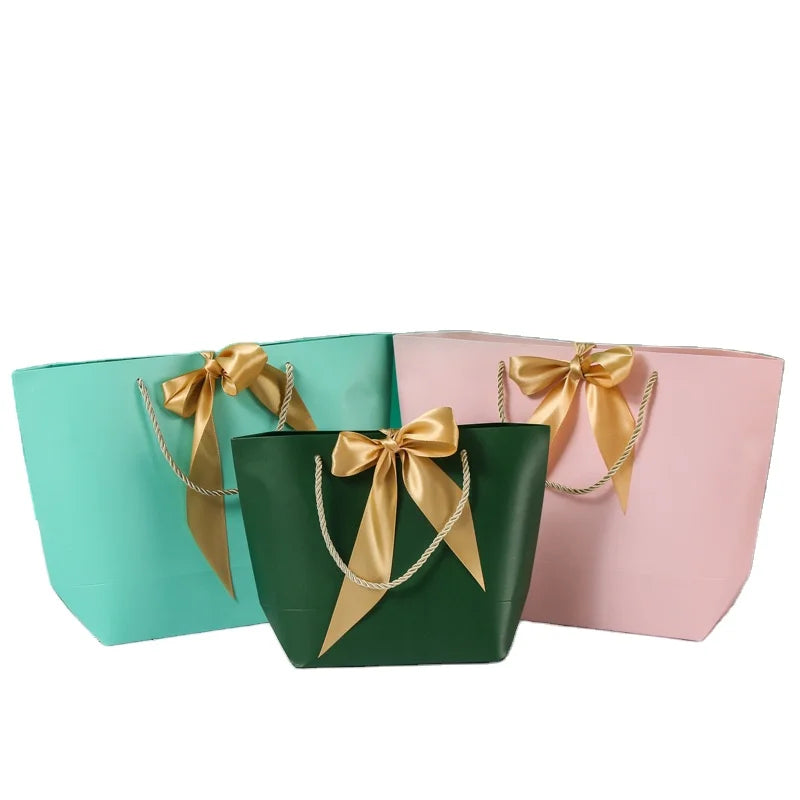 Beautiful Paper Bag Horizontal Version Large Clothing Packaging Hand-Held Gift Bag with Bowknot