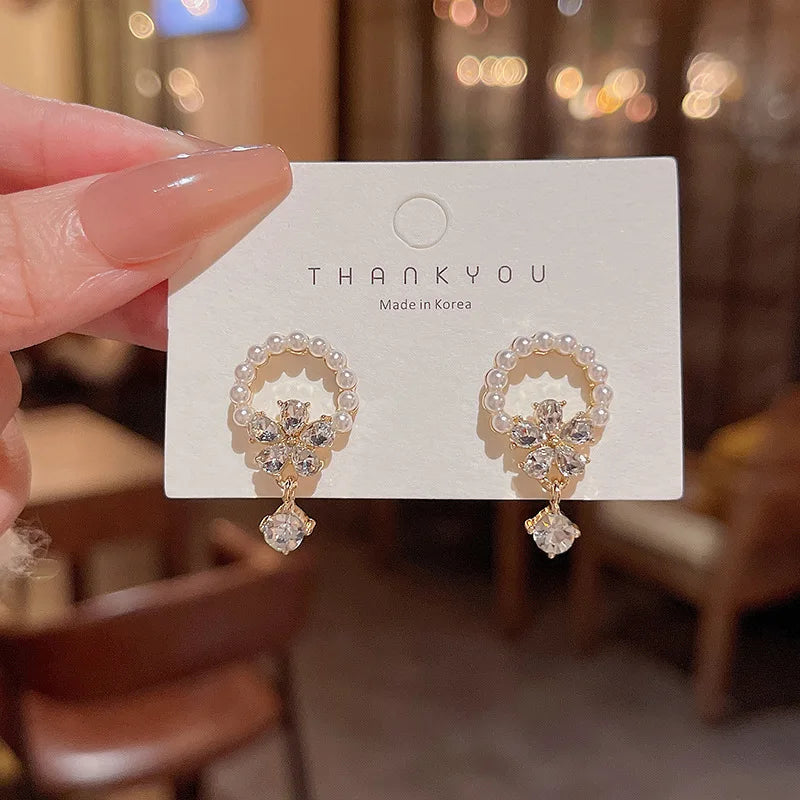 Hot Selling Alloy Needle Fashion Acrylic Pearl Flower Trendy Gift Earrings for Women