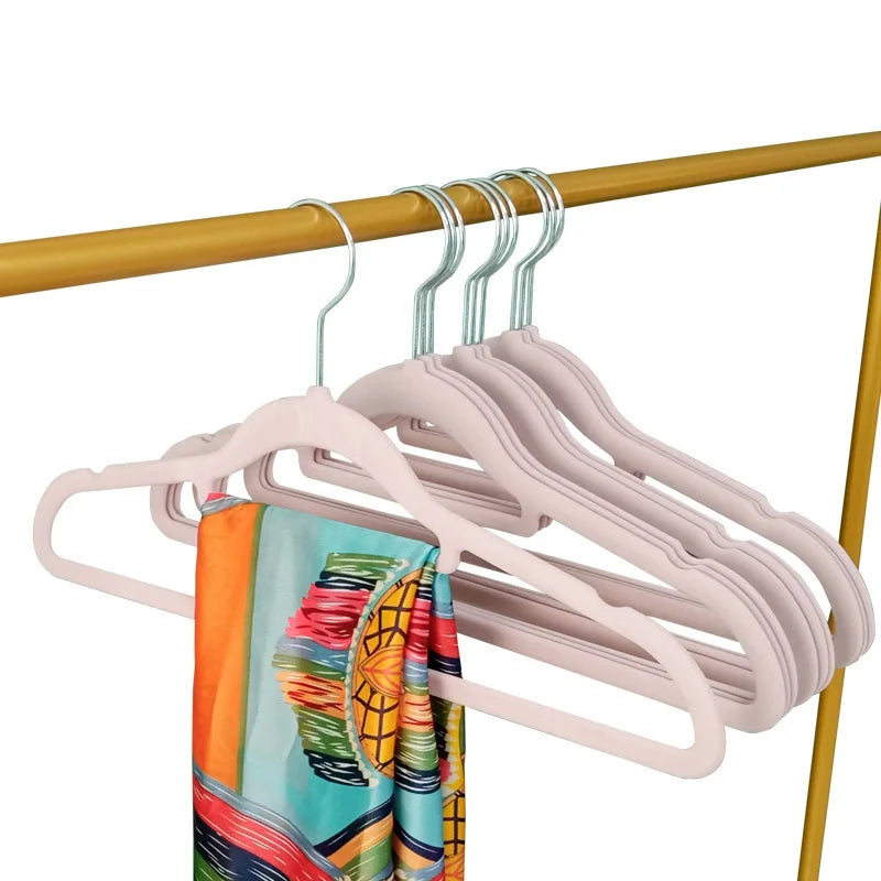 Velvet Hangers 100 Pack Wholesale Adult Plastic Coat Hangers Non-slip Wholesale Luxury Clothes Coat Hanger