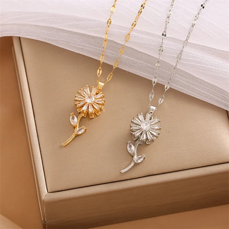 Wholesale Stainless Steel Personalized Fashion Design Trend Rotatable Crystal Rhinestone Sunflower Necklace