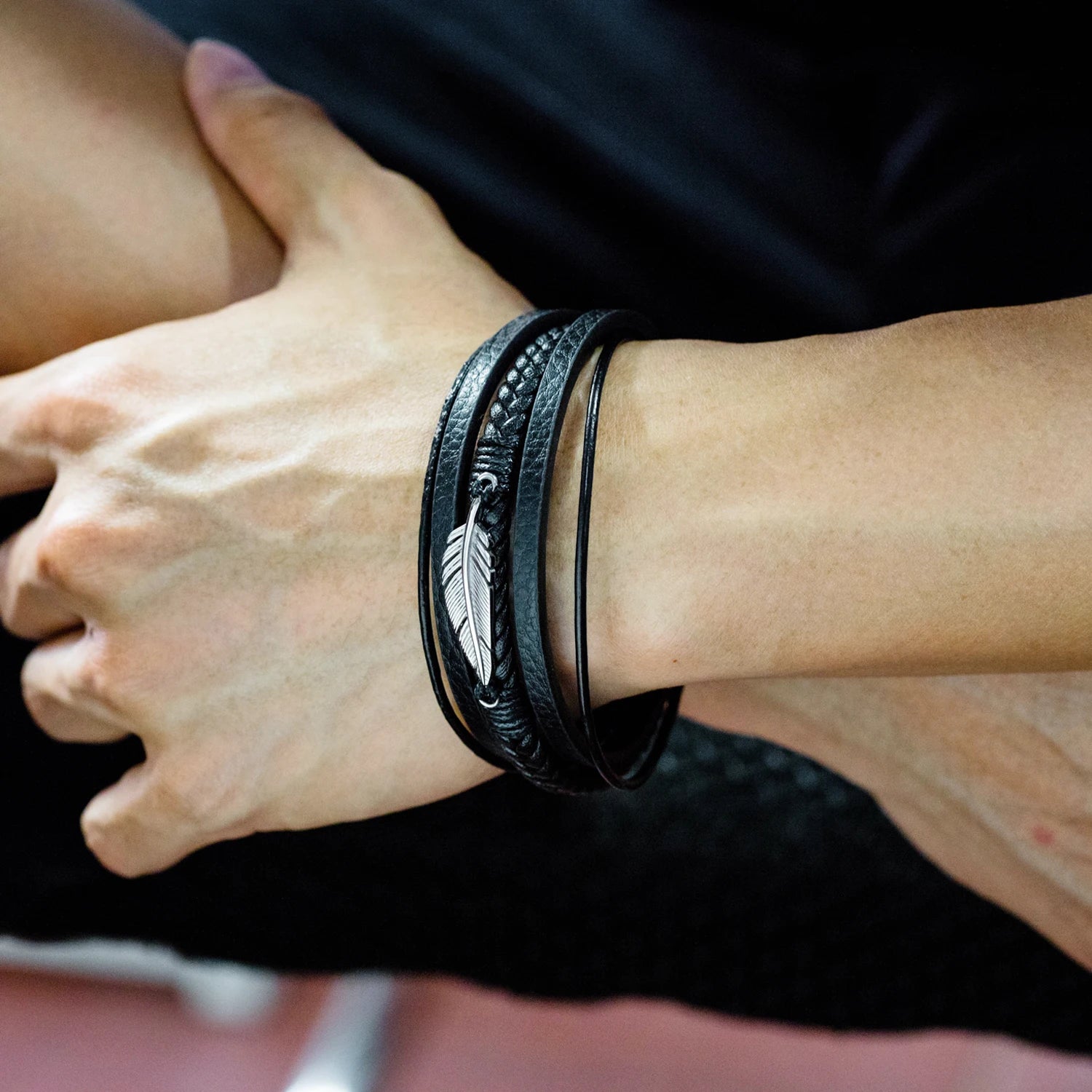 Wholesale Custom Magnetic Buckle Leather Cuff Wrapped Bracelet Jewelry Luxury Black Leather Bracelet for Men Gift