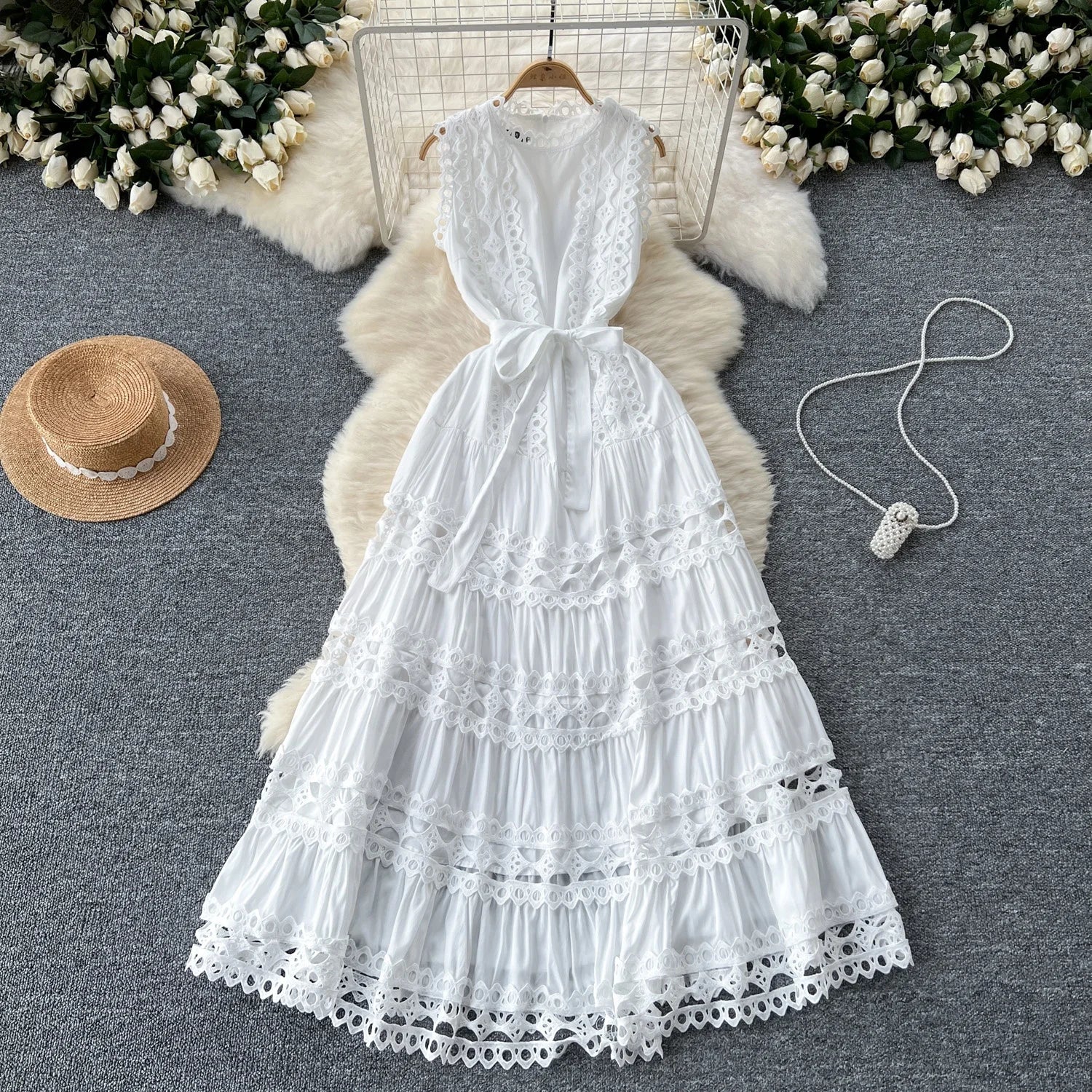 Women's Summer French Retro Elegant Hollow Lace Patchwork Sleeveless Fashion Dress