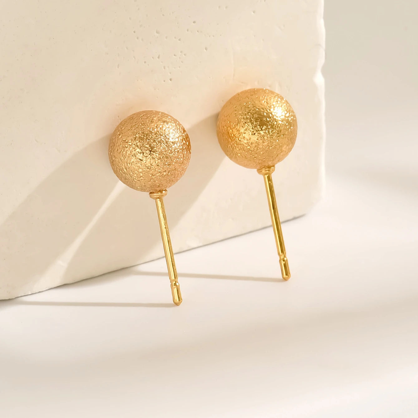 Wholesale Fashion Stud Earrings Jewelry 18k Gold Plated Ball Earrings Daily Use for Women