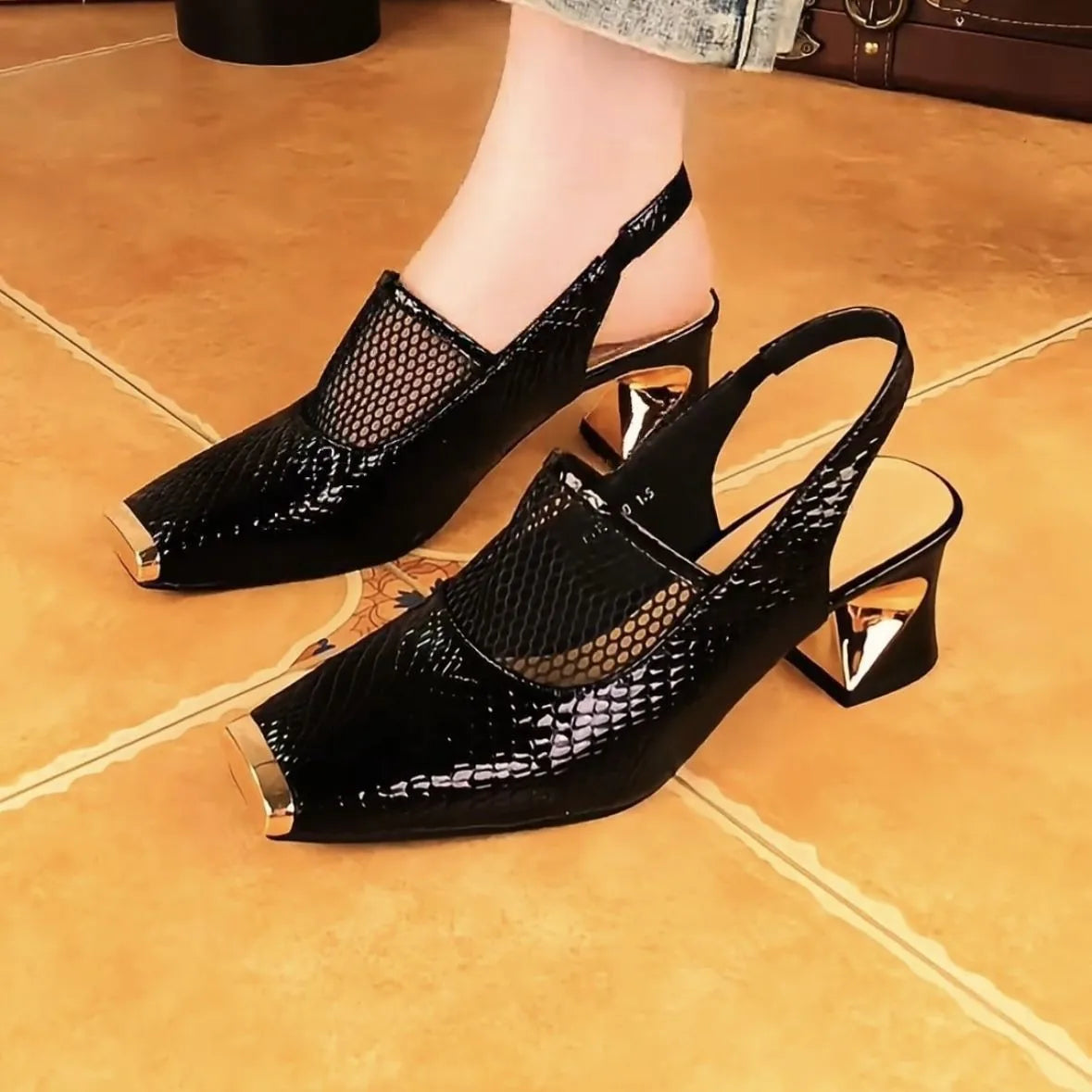 Pointed Design Women's Sandals Elegant Party Shoes Mesh Design Breathable Ladies's Shoes Metal Pointed Women's High Heels
