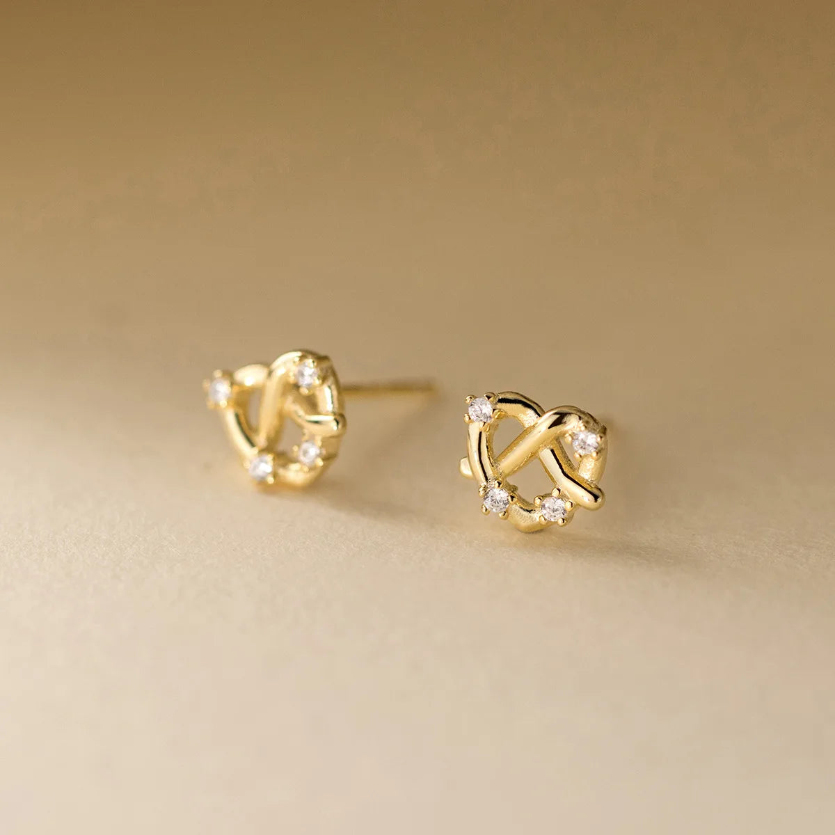 Fashion Earrings Jewelry 925 Sterling Silver Earrings Hollow Heart Diamond Gold Plated Stud Earrings for Women Valentine's Day