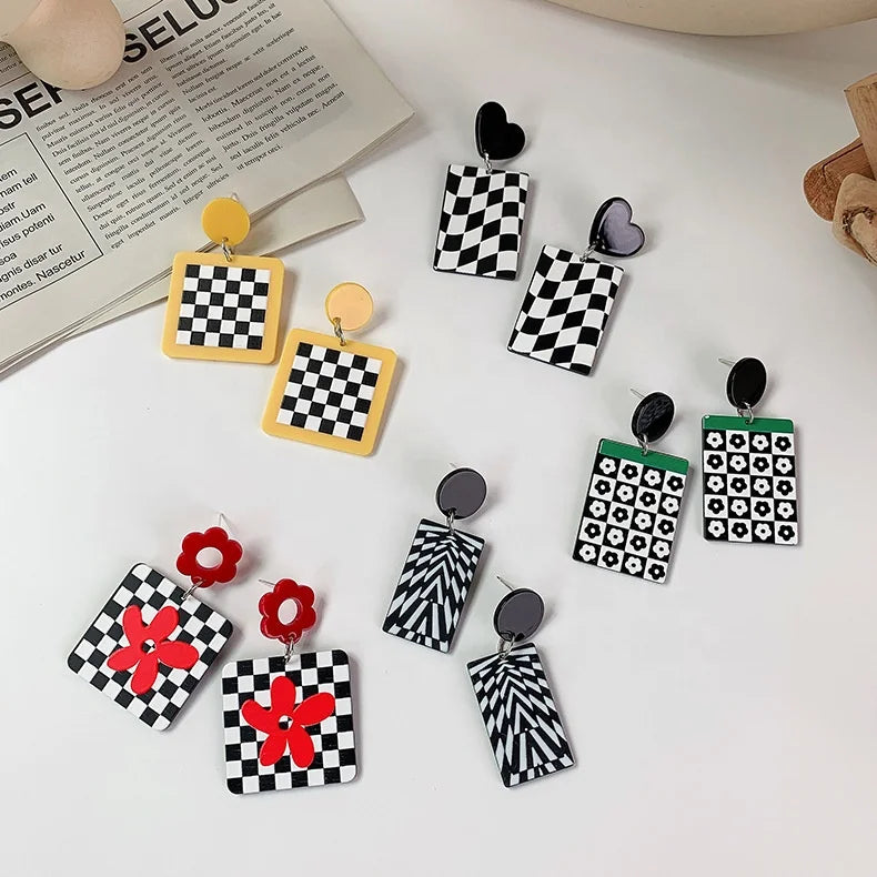 Trendy Retro Ladies Women Black White Pattern Fine Earings Fashion Hoop Metal Checker Board Stud Checkered Earrings