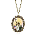 Vintage Cameo Pocket Watch with Statue of Liberty Design Oval Necklace Watch with Chain for Jewelry Accessories Gift
