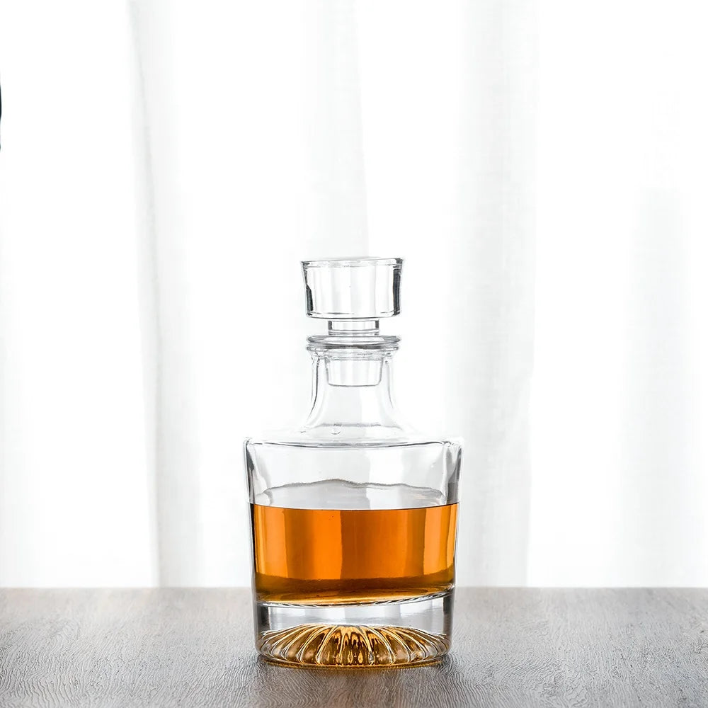 New Product 750ML Sunflower Pattern Crystal Round Classic Whiskey Decanter for Household Use