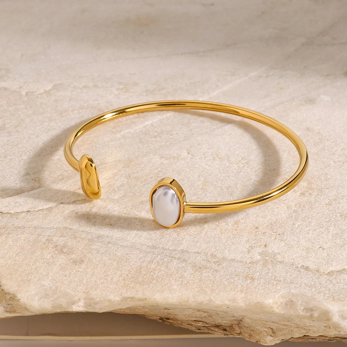 Fashionable Jewelry for Gift  for Women Gold Plated Stainless Steel Pearl Cuff Bracelet