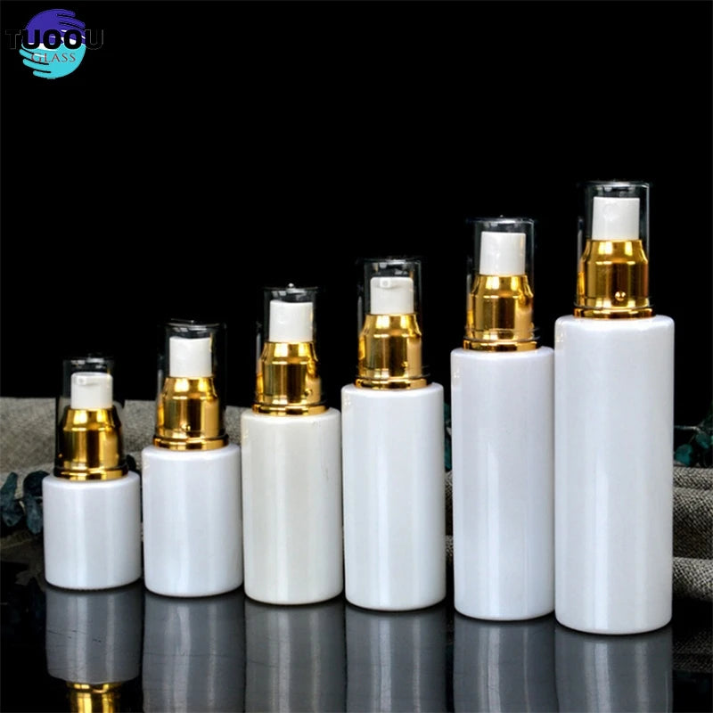 In Stock Wholesale 100ml Pearlescent Golden Silvery Cover Skin Care Serum Toner Flat Round Lotion Pump Spray Glass Bottle