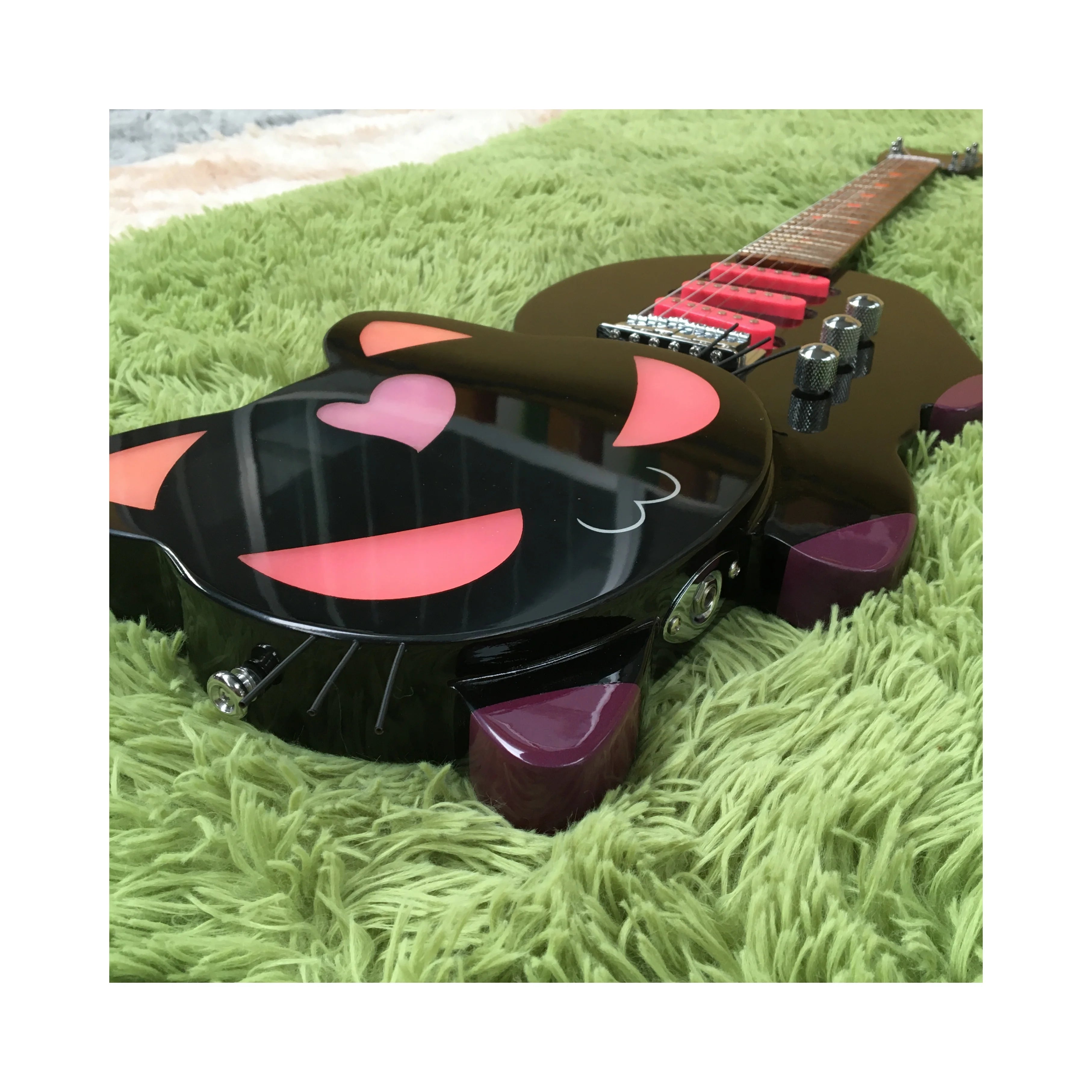 Special Cat Shape 4/4 Glossy Mahogany Body Maple Back/Side Electric Guitar 6 Steel Strings Rosewood Fretboard Black Foam Case
